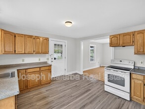 483 Boswell Ave in Norwich, CT - Building Photo - Building Photo