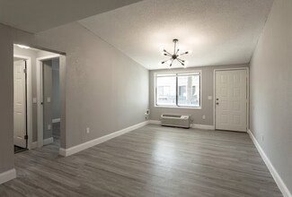 2381 Greengate Cir in West Palm Beach, FL - Building Photo - Building Photo