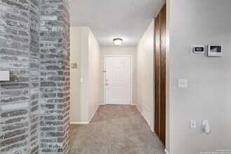 8026 Valley Trails in San Antonio, TX - Building Photo - Building Photo