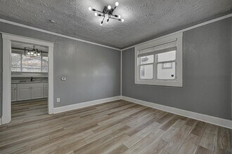 814 Parkway Ave in Indianapolis, IN - Foto de edificio - Building Photo