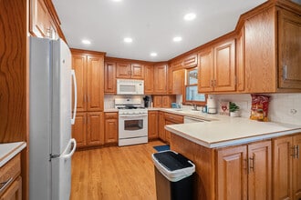 1077 Liberty St in Green Bay, WI - Building Photo - Building Photo