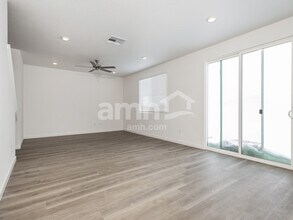 2331 Devin Ave in Carson City, NV - Foto de edificio - Building Photo