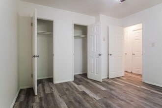 4633 S 33rd W Ave in Tulsa, OK - Building Photo - Building Photo