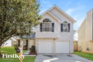 2332 Rambling Way in Lithonia, GA - Building Photo