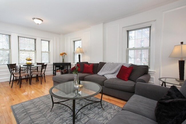 1454 Beacon St, Unit 142