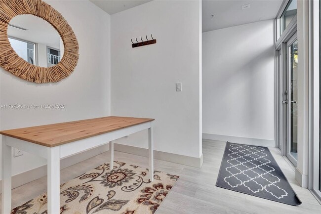 2924 Bird Ave in Miami, FL - Foto de edificio - Building Photo
