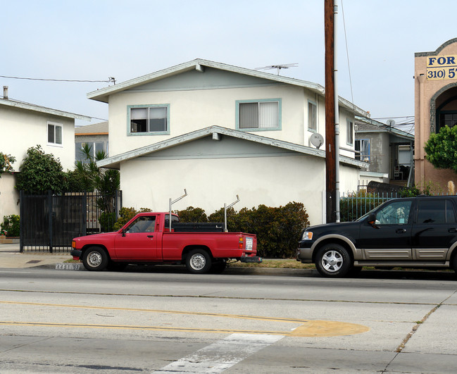 4451 W Rosecrans Ave., Lawndale, CA 90250 in Hawthorne, CA - Building Photo - Building Photo