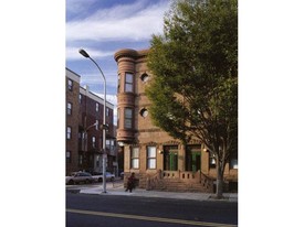 The Brownstones at Diamond Street Apartments