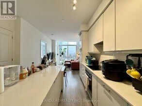 36 Elm Dr W in Mississauga, ON - Building Photo - Building Photo