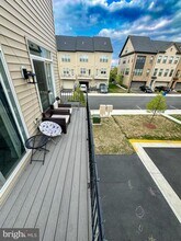 22950 Camilla Springs Sq in Brambleton, VA - Building Photo - Building Photo