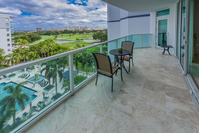 550 SE Mizner Blvd in Boca Raton, FL - Building Photo - Building Photo