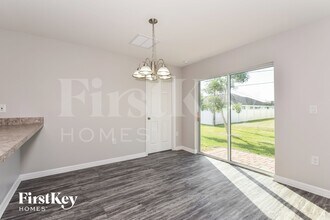 1195 Desmond St in Port Charlotte, FL - Foto de edificio - Building Photo