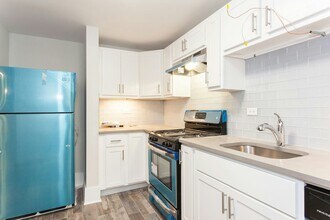 2922 W Logan Blvd in Chicago, IL - Building Photo - Building Photo