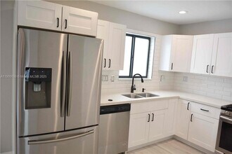 3130 Pierce St in Hollywood, FL - Building Photo - Building Photo