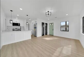 3031 28th St N in St. Petersburg, FL - Foto de edificio - Building Photo