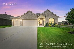 613 Chip St in Little Elm, TX - Building Photo