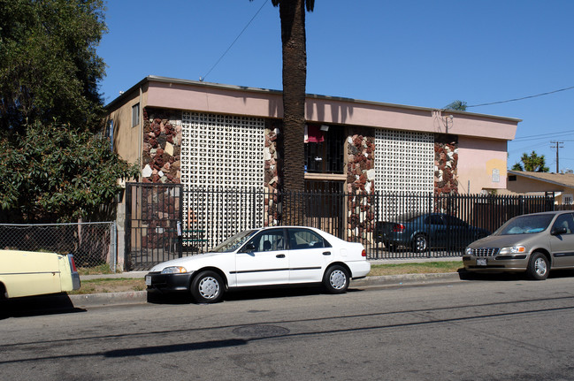 10225 Doty Ave in Inglewood, CA - Building Photo - Building Photo