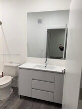 17820 NW 73rd Ave in Hialeah, FL - Building Photo - Building Photo