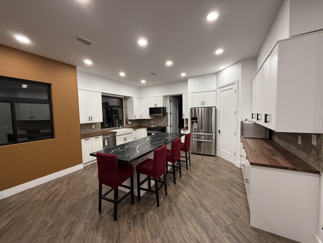 3273 Hedwig Rd in Rossmoor, CA - Foto de edificio - Building Photo