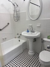 11202 NE 9th Ct in Biscayne Park, FL - Building Photo - Building Photo