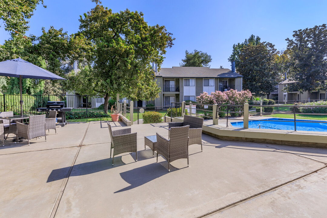 Southgreen Apartments in Bakersfield, CA - Building Photo