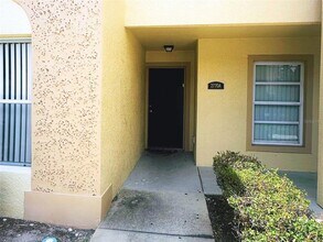 2770 Club Cortile Cir in Kissimmee, FL - Building Photo - Building Photo