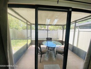 2280 Ironstone Dr E in Jacksonville, FL - Building Photo - Building Photo