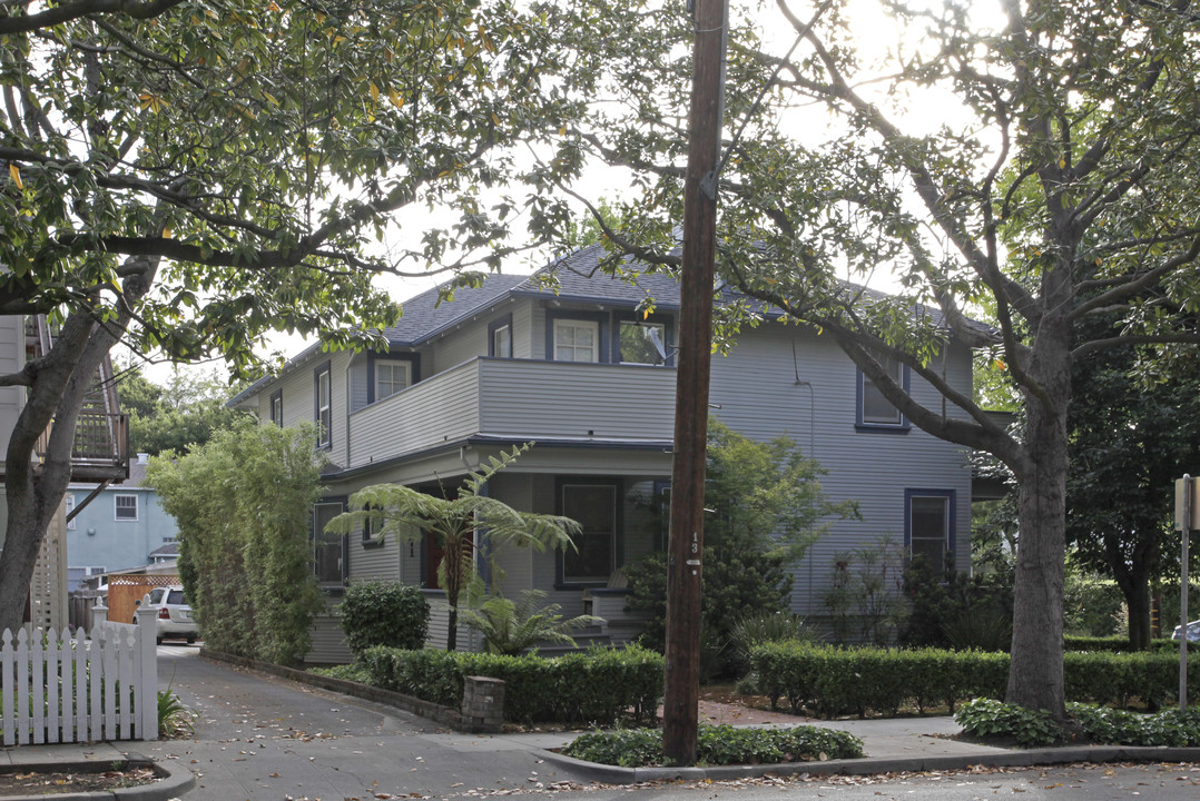 205 Hawthorne Ave in Palo Alto, CA - Building Photo