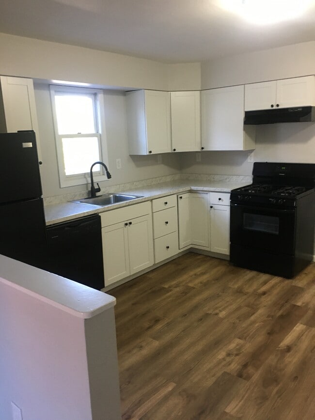 788 Hazelwood Ave, Unit 2