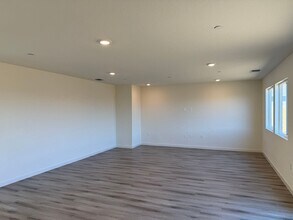 1238 Strawberry Dr in Yuba City, CA - Building Photo - Building Photo