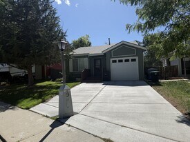 1859 Sumner St in Longmont, CO - Building Photo