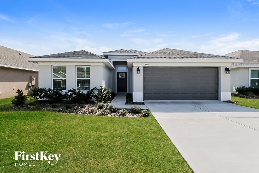 14428 Potterton Cir in Hudson, FL - Foto de edificio