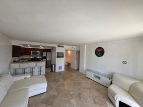 2900 NE 30th St, Unit 3F in Fort Lauderdale, FL - Building Photo - Building Photo