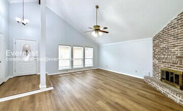 8534 Dawnridge Dr in Houston, TX - Building Photo - Building Photo