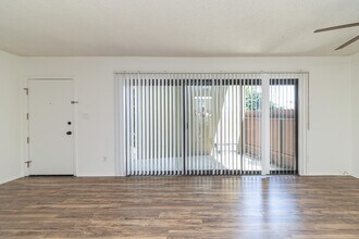 7721 St Bernard St in Los Angeles, CA - Building Photo - Building Photo