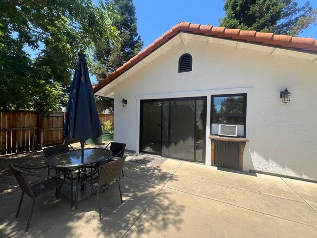 416 Crow Canyon Dr, Unit Guest House ADU