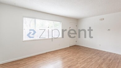 12 Post St in Petaluma, CA - Building Photo - Building Photo