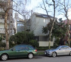 1934 Barclay St Apartments