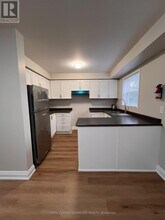 6880 Meadowvale Town Centre Cir in Mississauga, ON - Building Photo - Building Photo