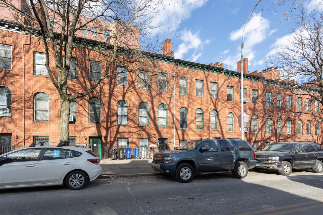 171 Greene Ave in Brooklyn, NY - Building Photo