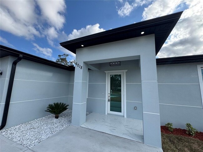 6018 Newmark St in Spring Hill, FL - Building Photo - Building Photo