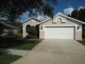 1443 Baythorn Dr in Zephyrhills, FL - Building Photo
