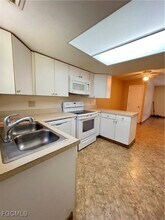 1825 Oak Ln in Ft. Myers, FL - Building Photo - Building Photo