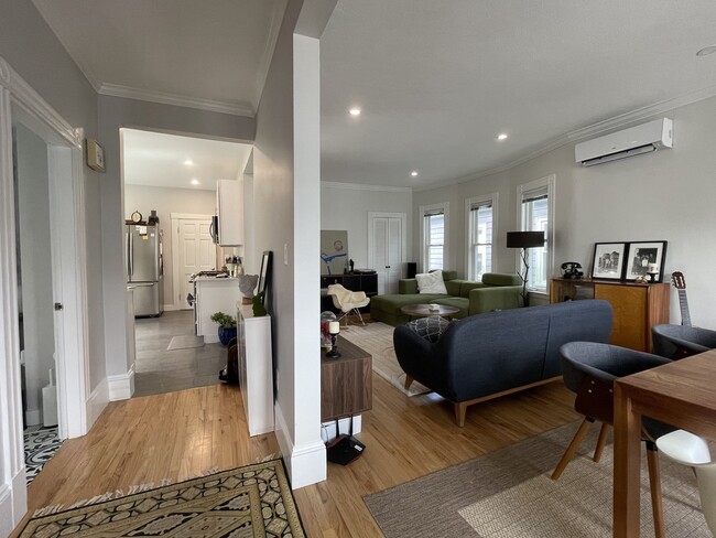 12 Seven Pines Ave, Unit 2 in Cambridge, MA - Building Photo - Building Photo
