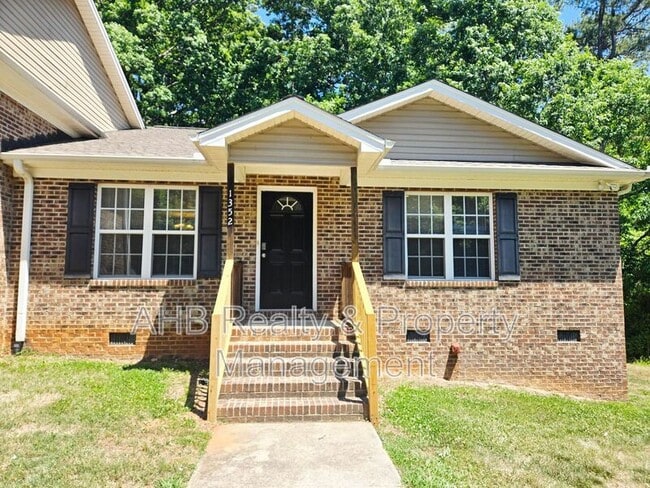property at 1352 Snow Ct