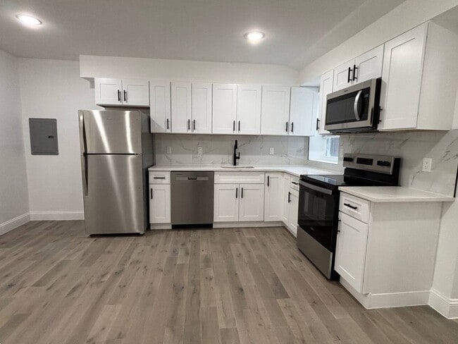 1159 S 12th St, Unit 2 in Philadelphia, PA - Building Photo - Building Photo