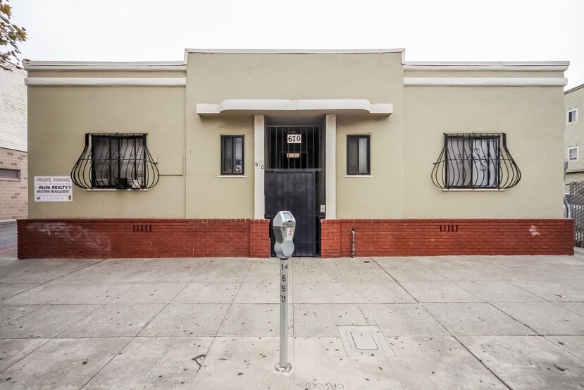 670 14th St in Oakland, CA - Foto de edificio