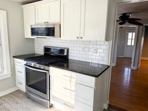 138 Broadway in Ocean Grove, NJ - Building Photo - Building Photo