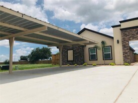 10 Paola St in Edinburg, TX - Building Photo