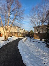 104 Clubhouse Ln, Unit Clubhouse in Oswego, IL - Building Photo - Building Photo